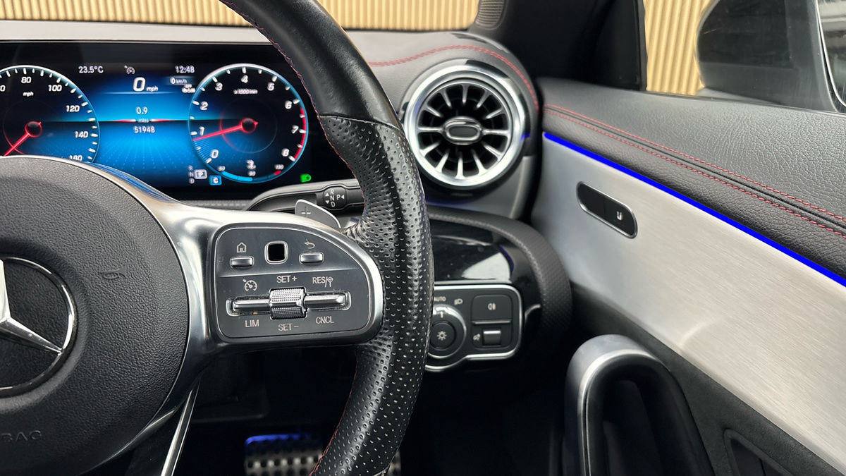Mercedes-Benz CLA Image 14