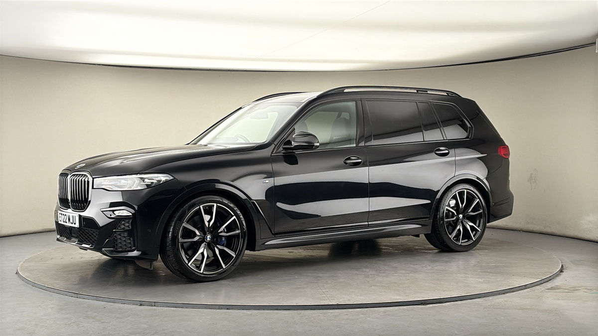 More views of BMW X7