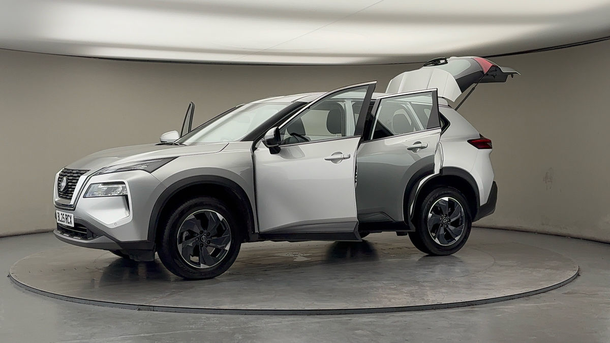 More views of Nissan X-Trail