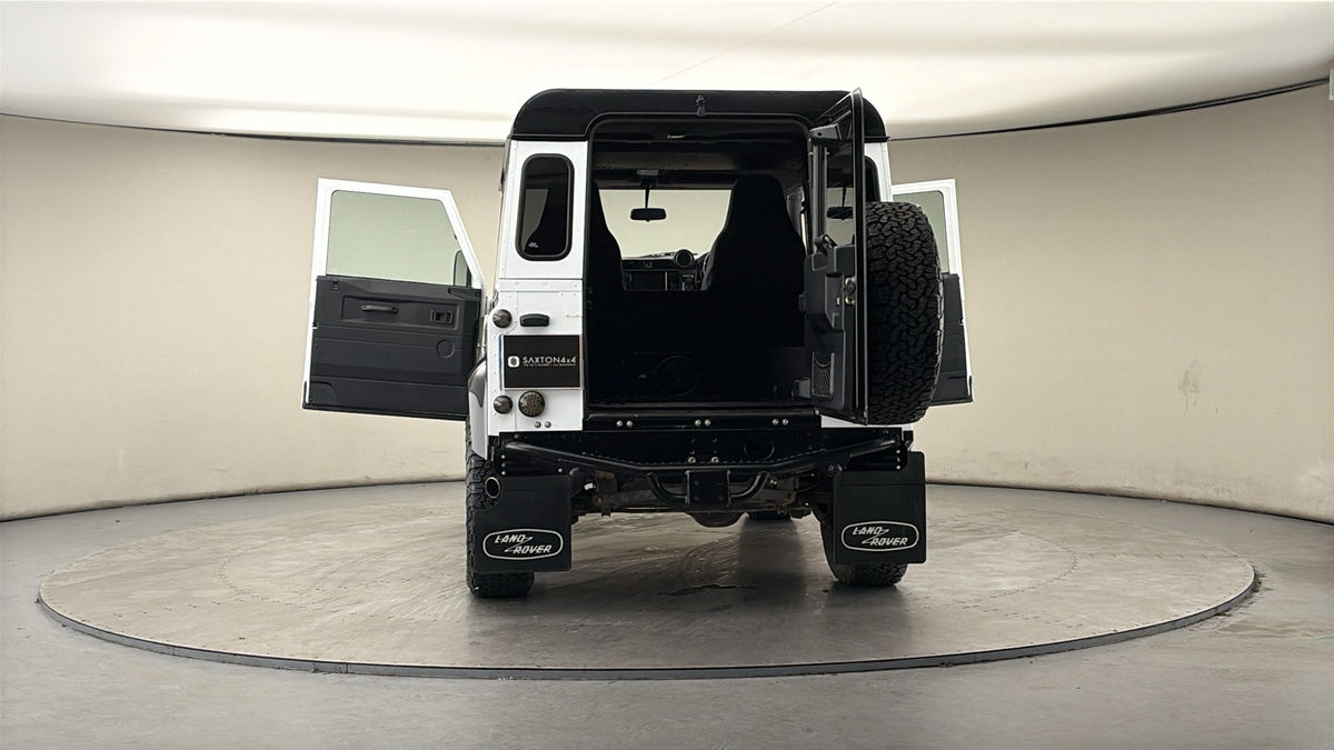 More views of Land Rover Defender 90