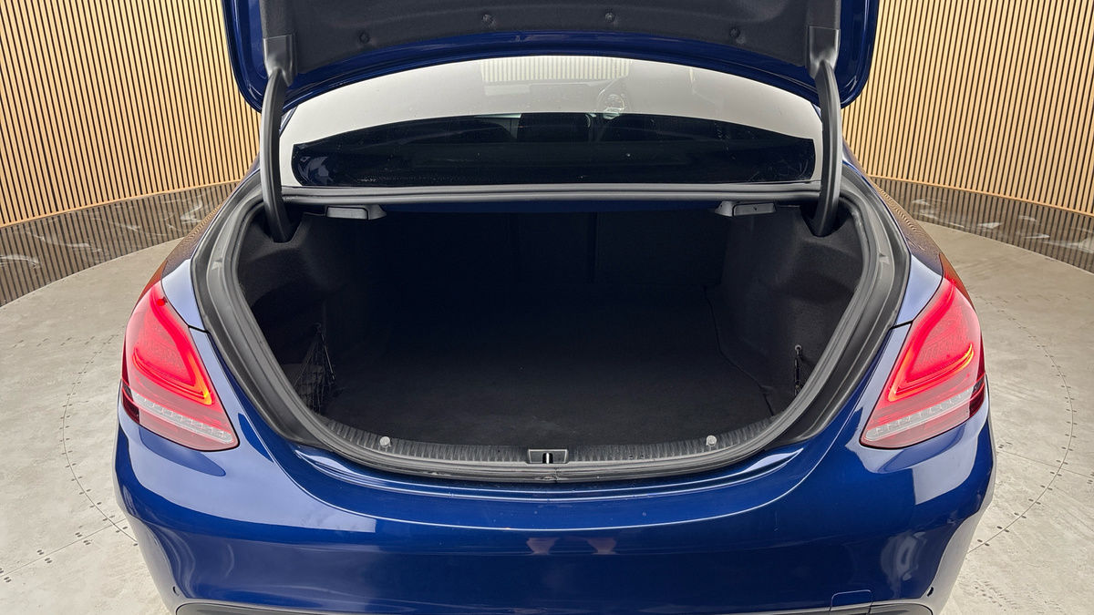 Mercedes-Benz C Class Image 11