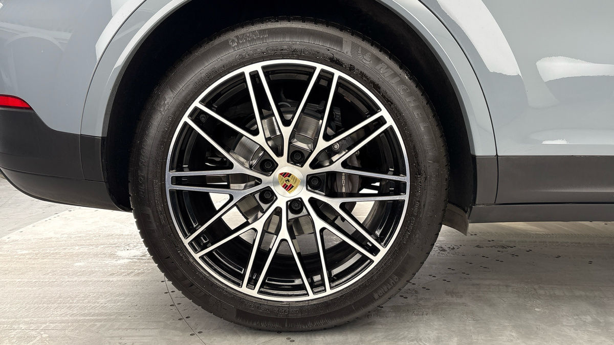 Porsche Cayenne Image 10