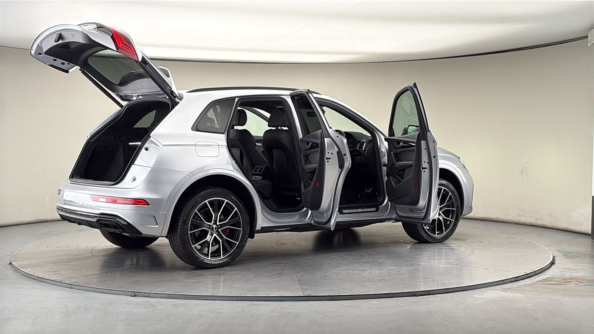 More views of Audi Q5