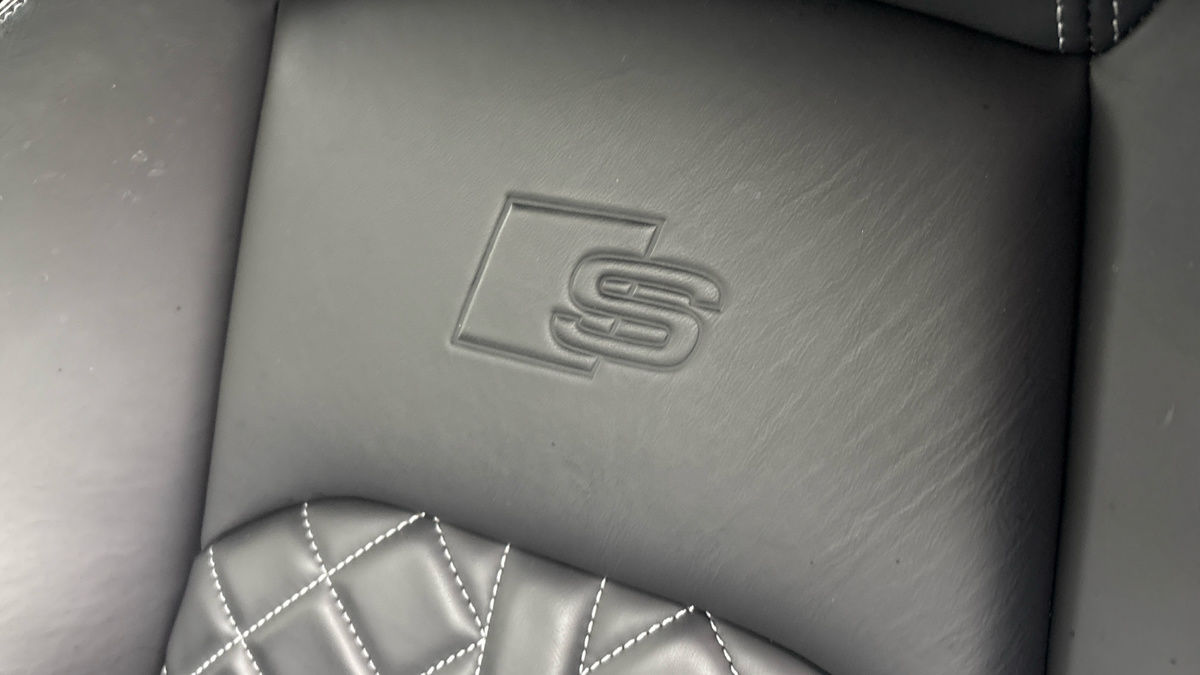 Audi S4 Avant Image 25