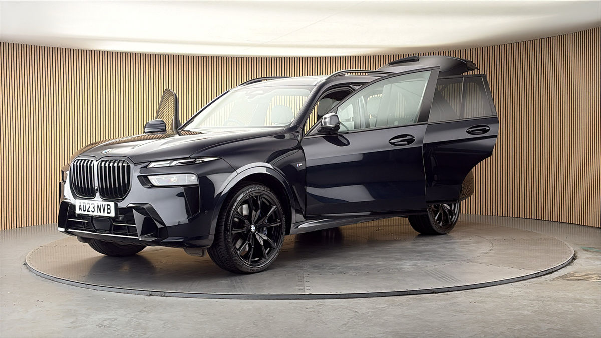 More views of BMW X7
