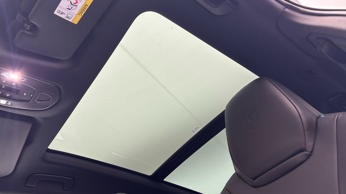 Porsche Cayenne Image 6
