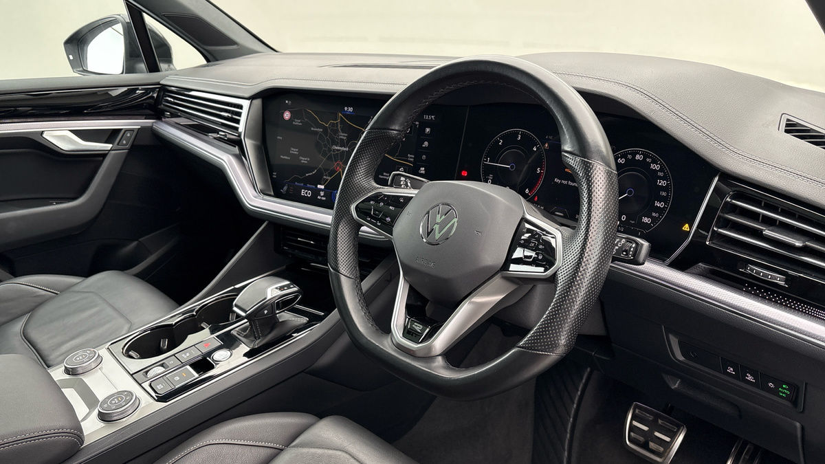 Volkswagen Touareg Image 5