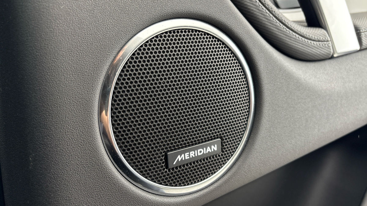 Land Rover Discovery Sport Image 25