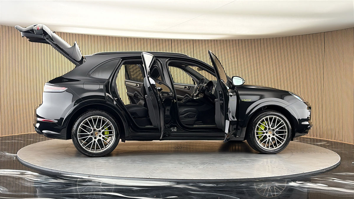 More views of Porsche Cayenne