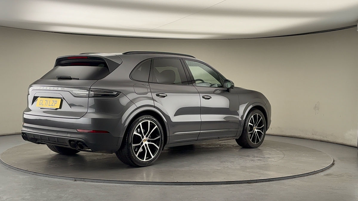 Porsche Cayenne Image 21