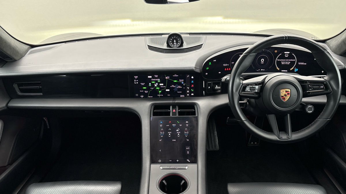 Porsche Taycan Image 12