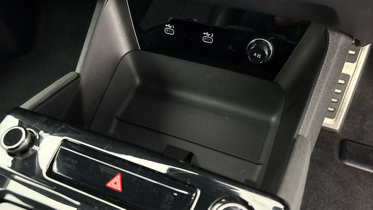Audi Q6 e-tron Image 28
