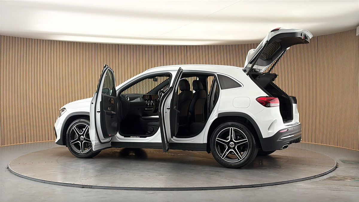 More views of Mercedes-Benz GLA