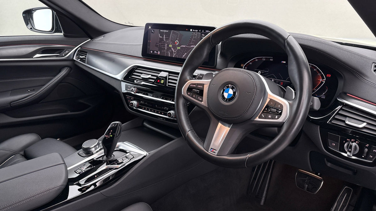 BMW 5 Series Image 5