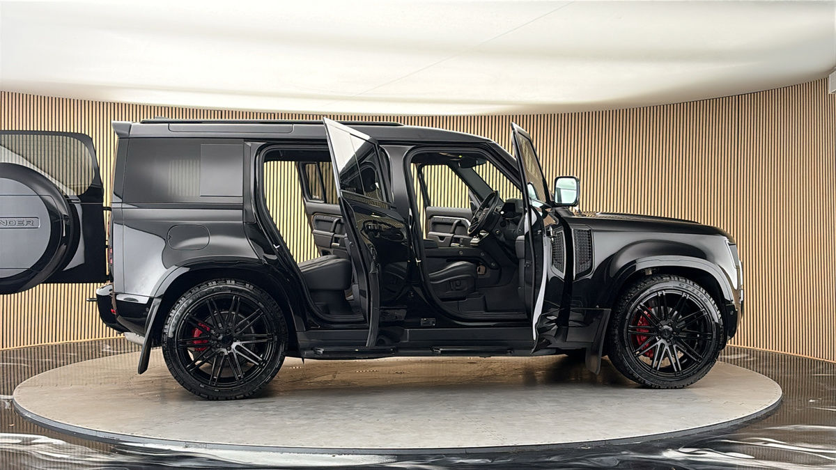 More views of Land Rover Defender 110