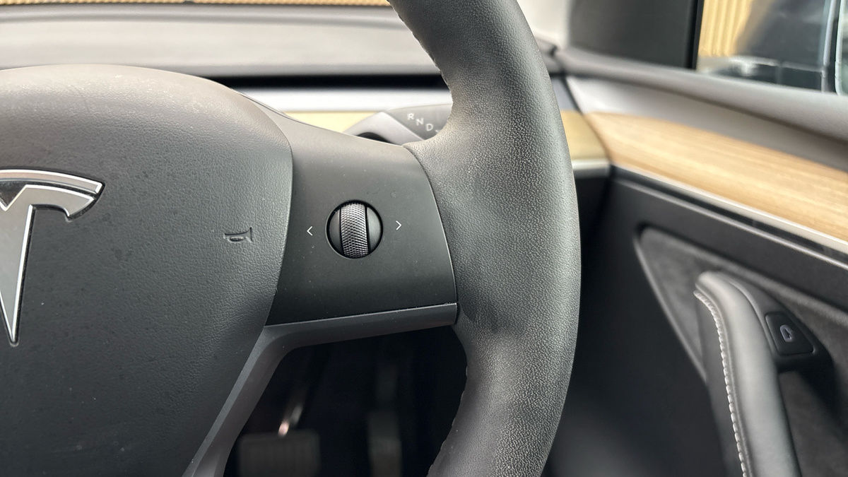 Tesla Model Y Image 14
