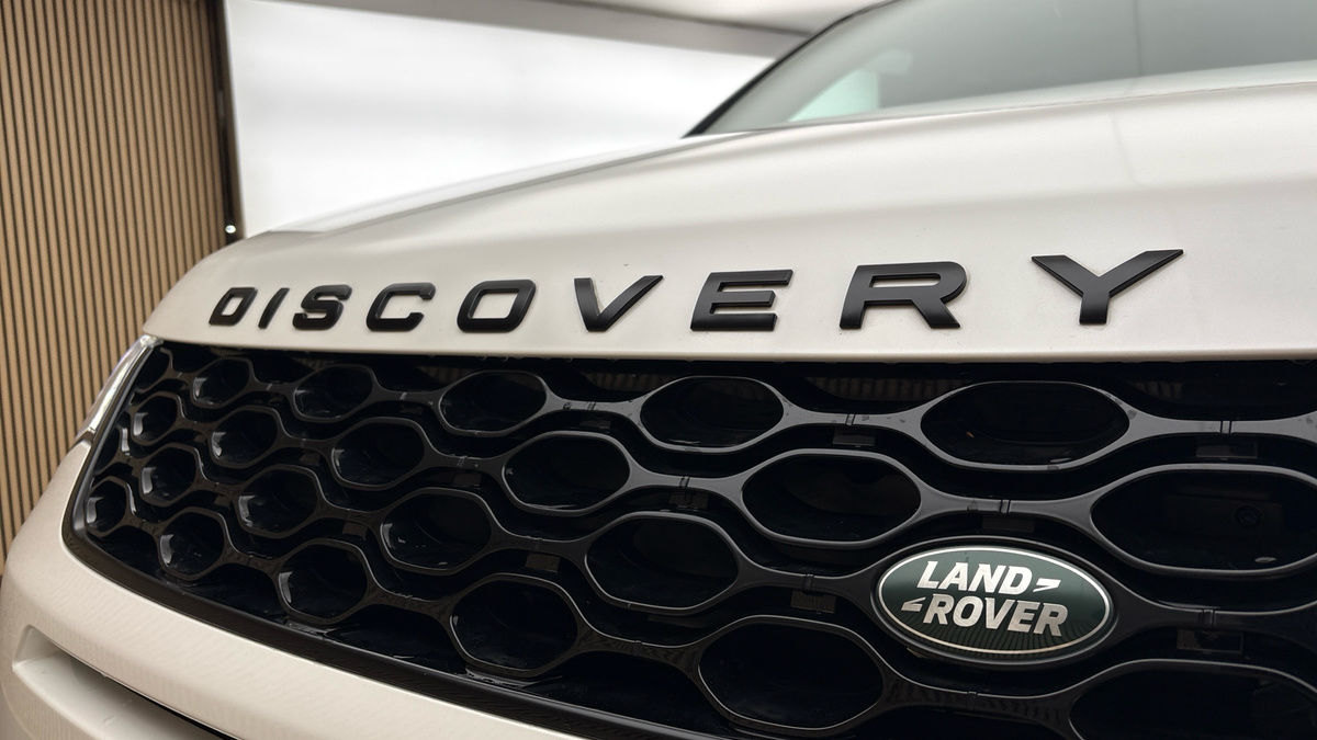 Land Rover Discovery Sport Image 24
