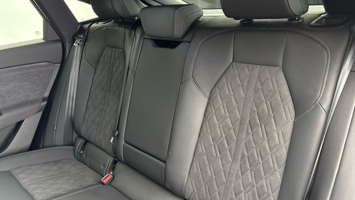 Audi Q6 e-tron Image 8