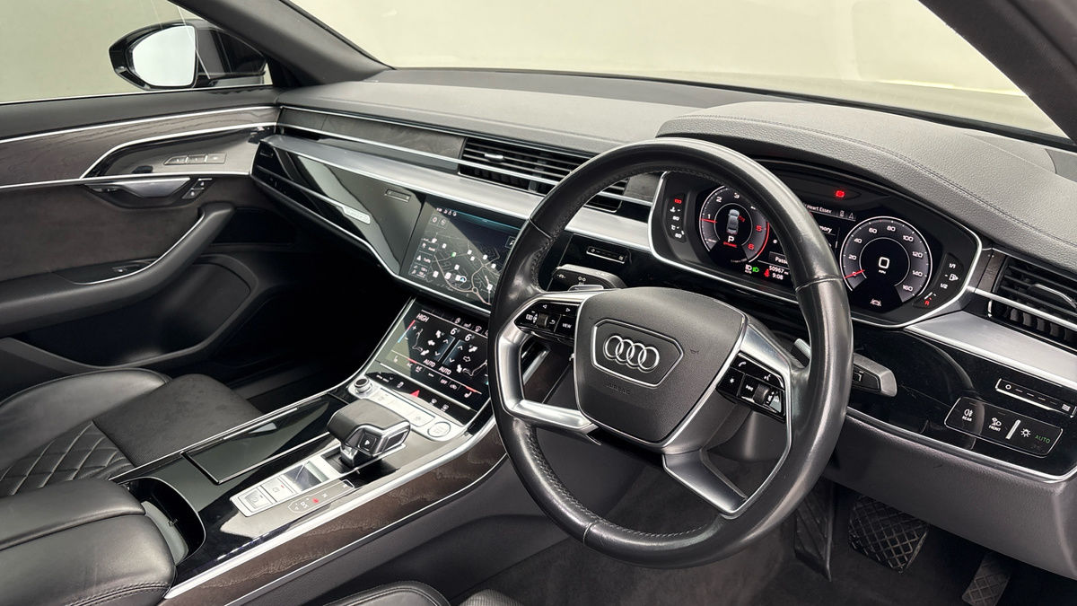 Audi A8 Image 5