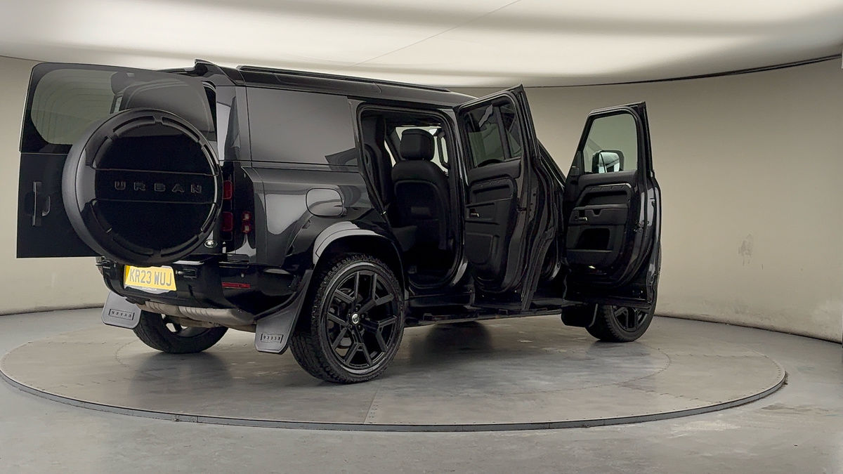 More views of Land Rover Defender 110