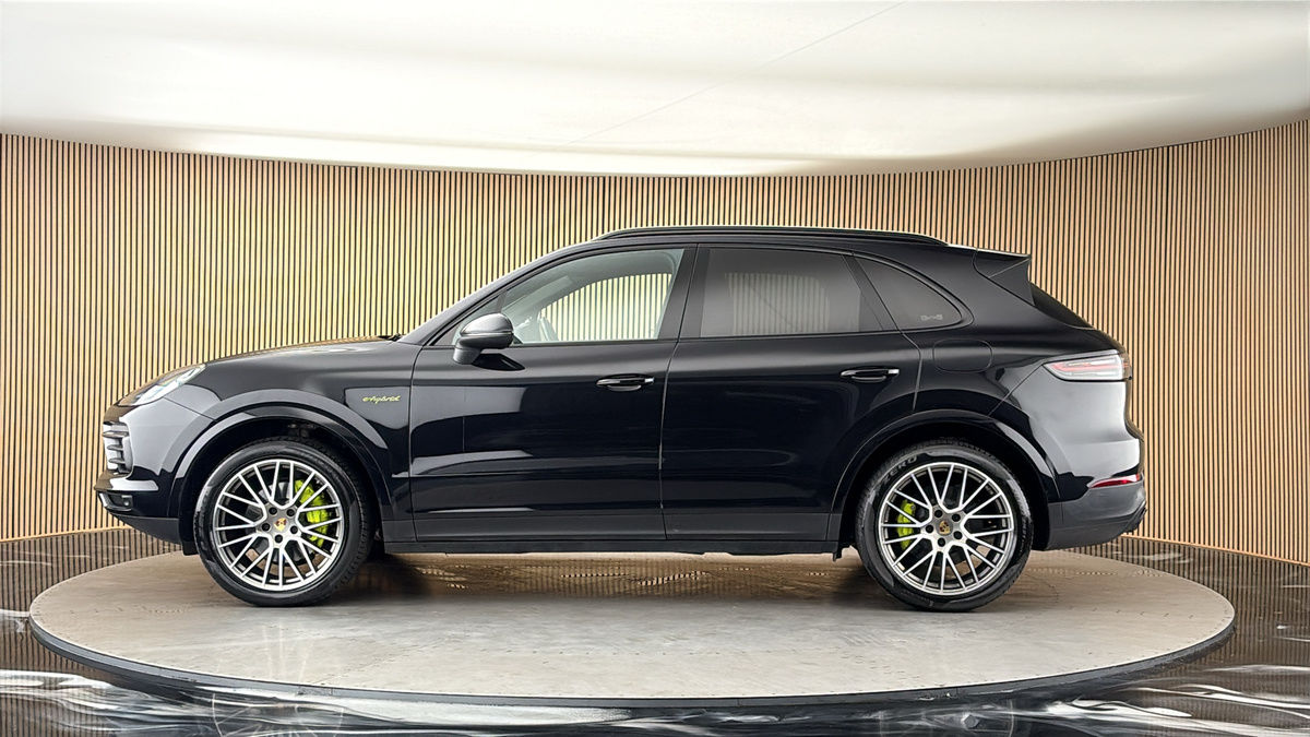 Porsche Cayenne Image 15