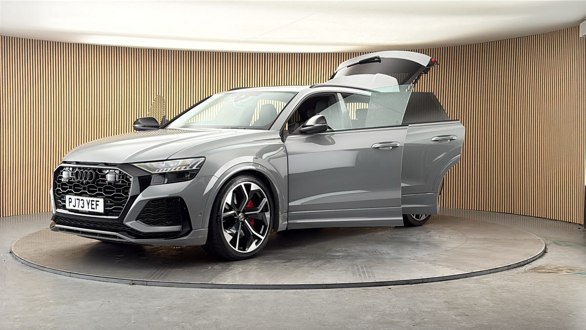 More views of Audi RSQ8