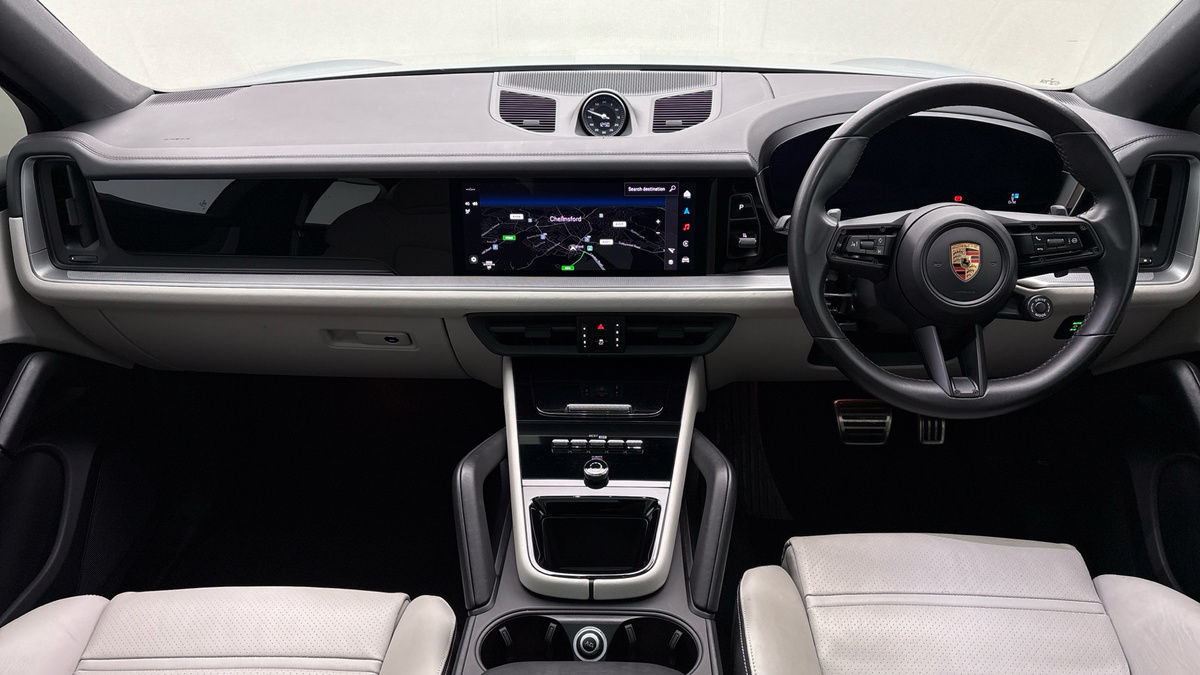 Porsche Cayenne Image 12