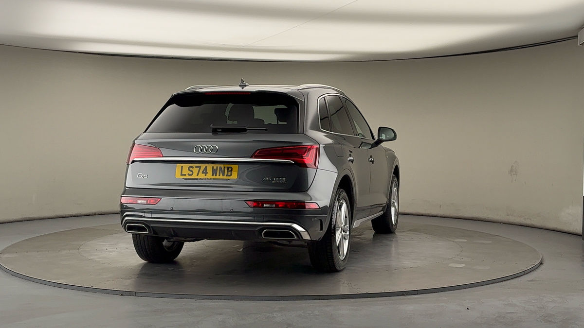 More views of Audi Q5