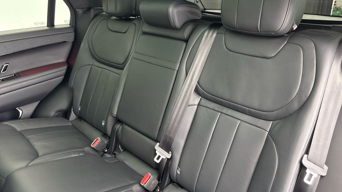 Land Rover Range Rover Sport Image 8