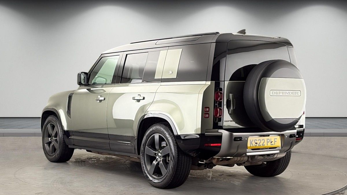 Land Rover Defender 110 Image 2