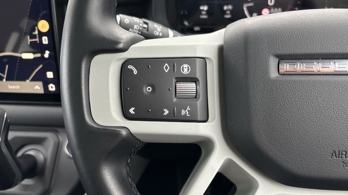 Land Rover Defender 110 Urban Image 13