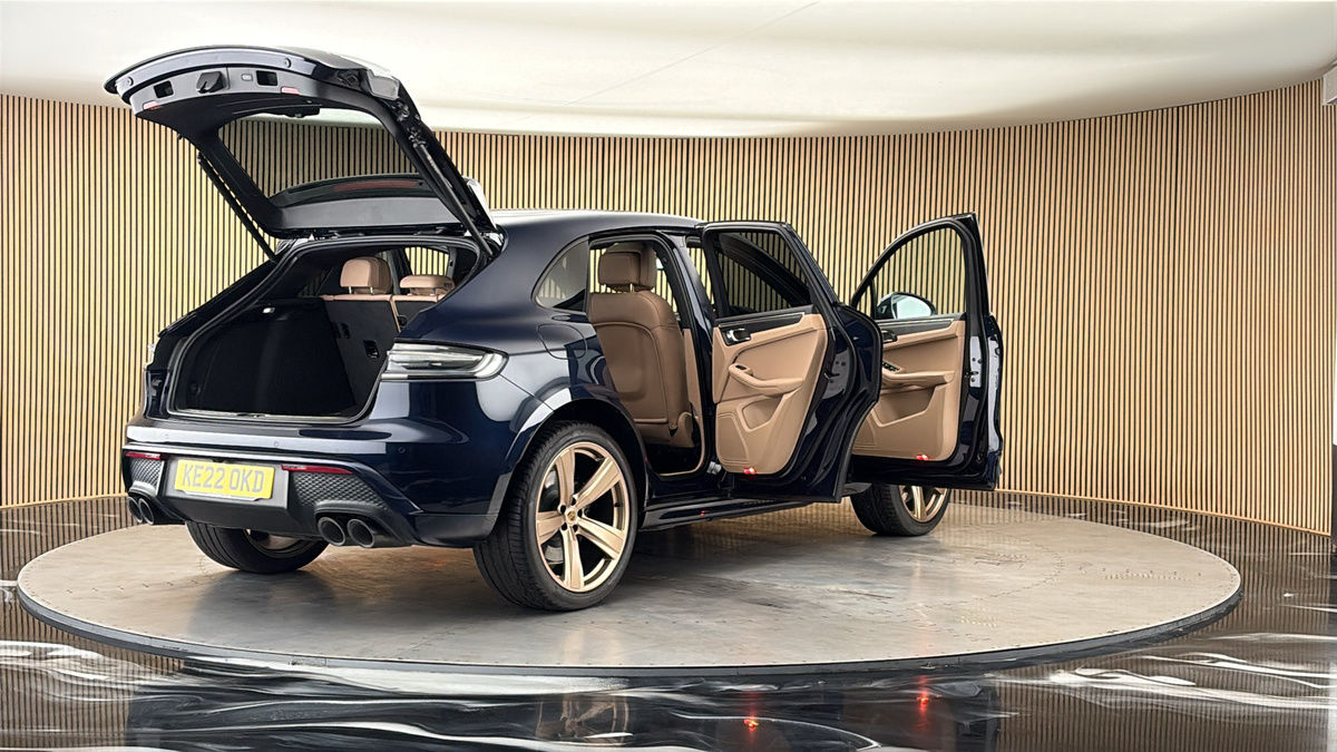 More views of Porsche Macan