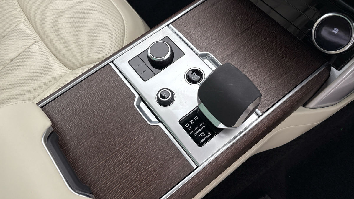 Land Rover Range Rover Image 25