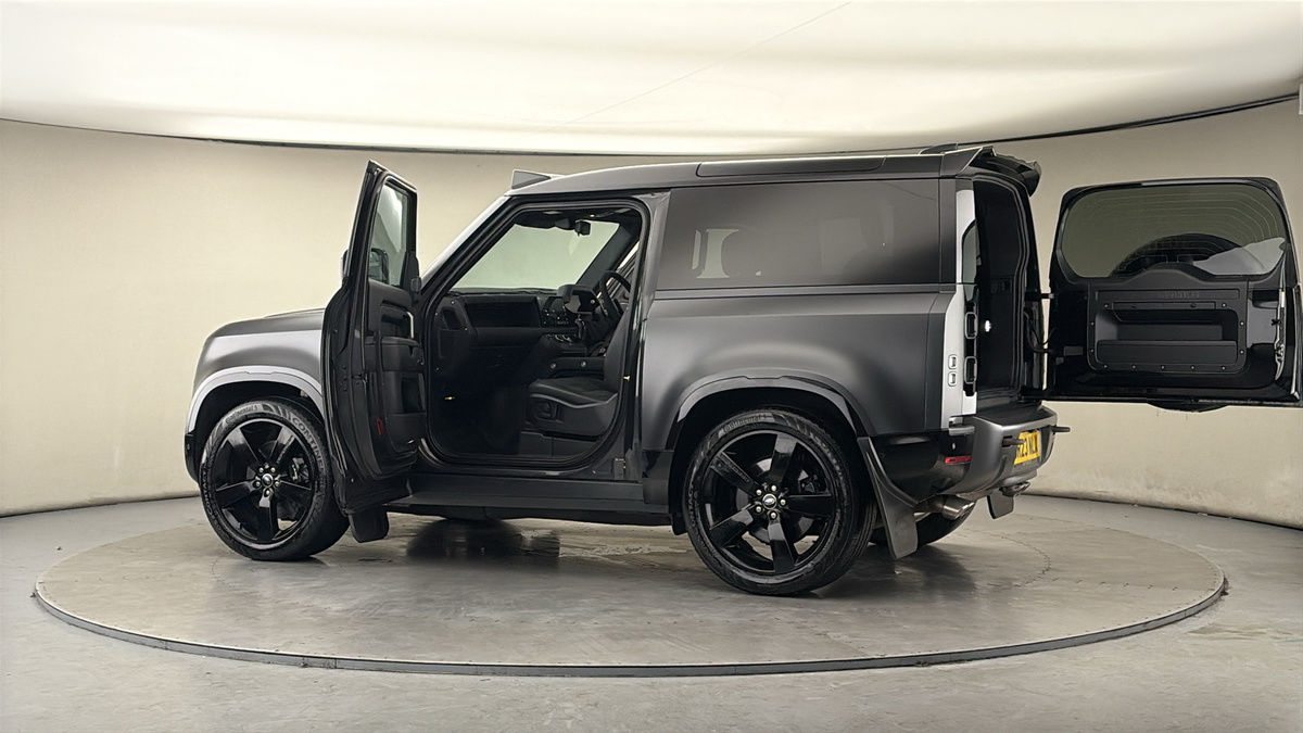 More views of Land Rover Defender 90