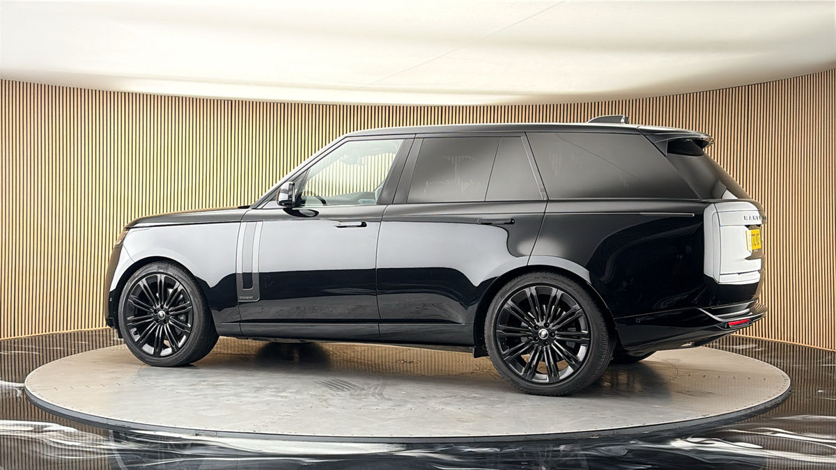 More views of Land Rover Range Rover