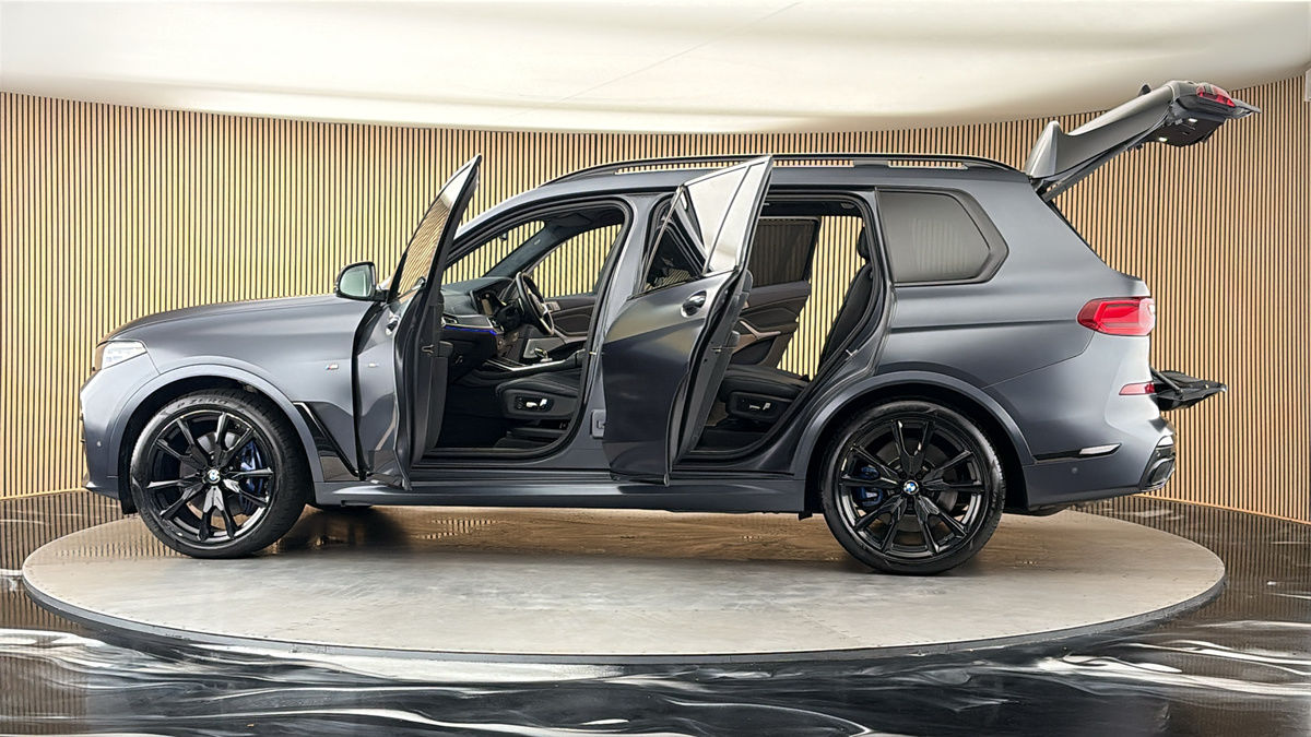 More views of BMW X7