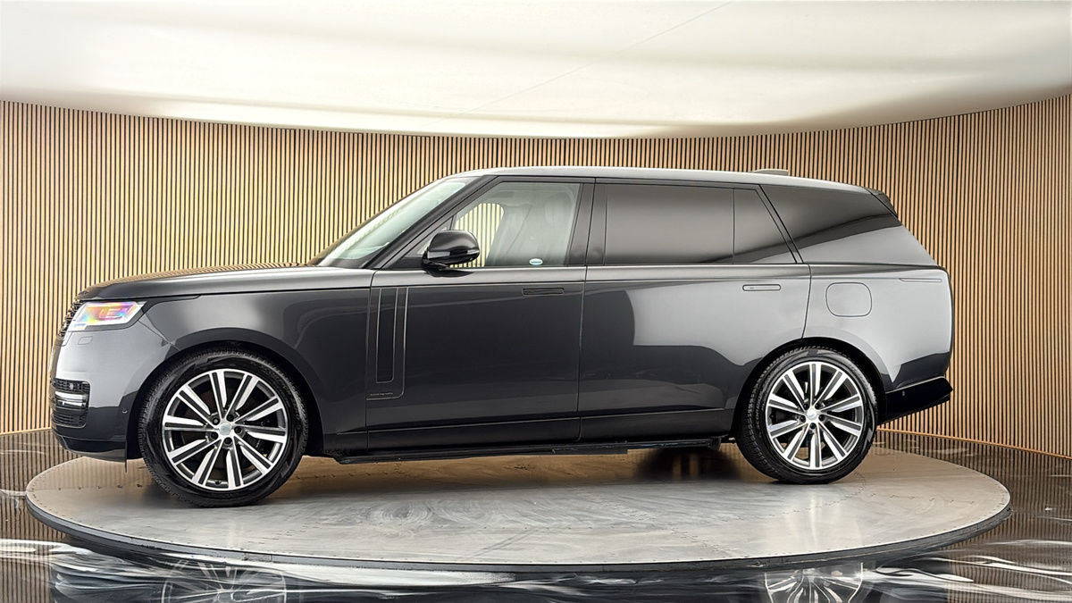 More views of Land Rover Range Rover