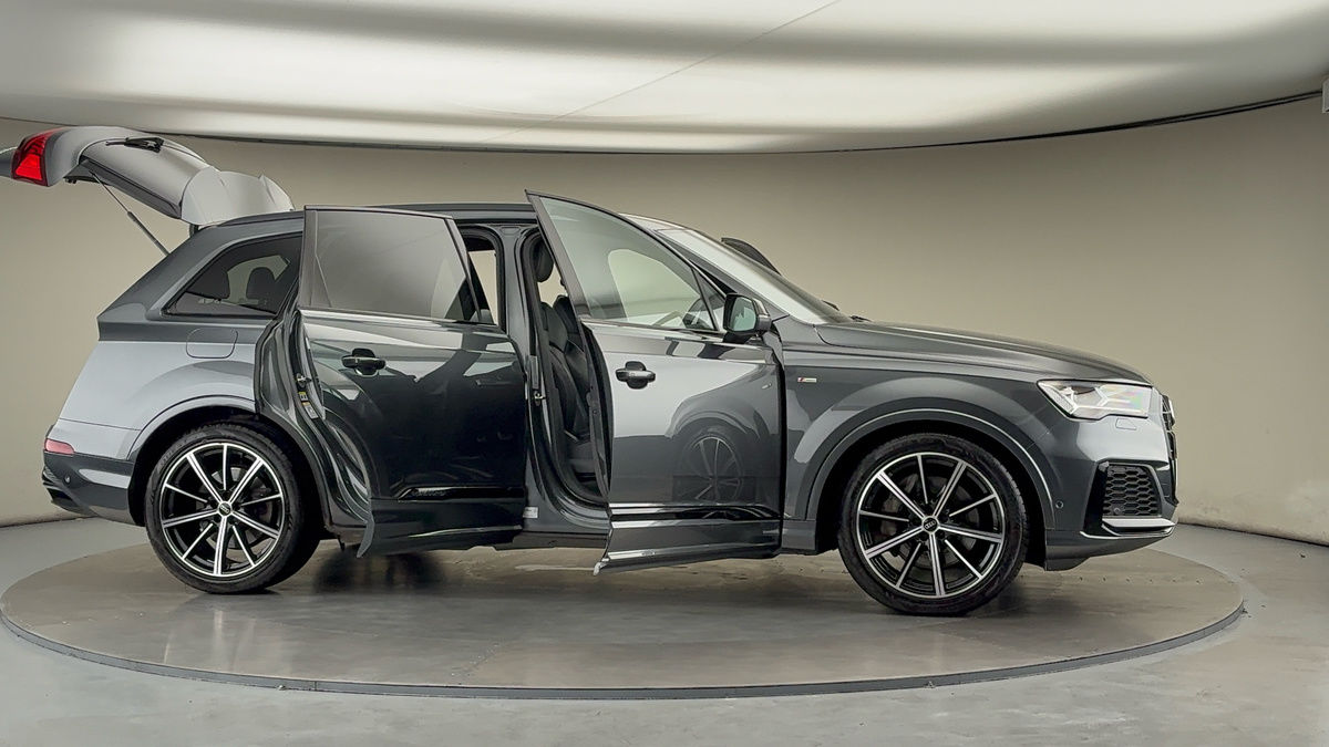 More views of Audi Q7