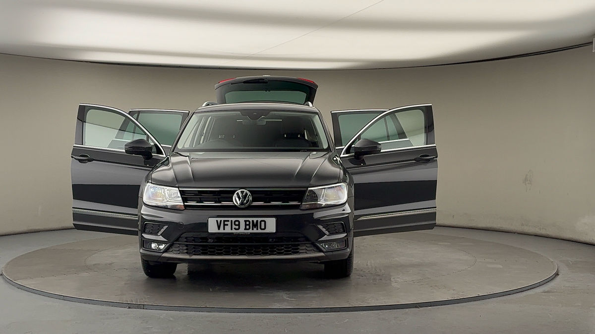 More views of Volkswagen Tiguan