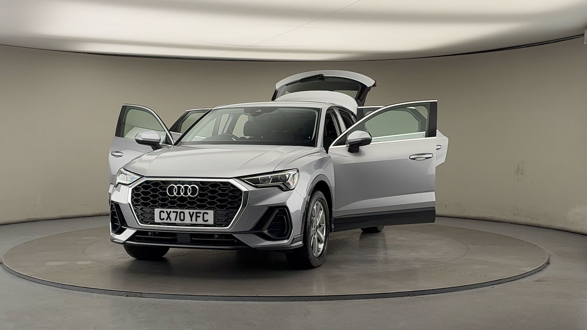 More views of Audi Q3