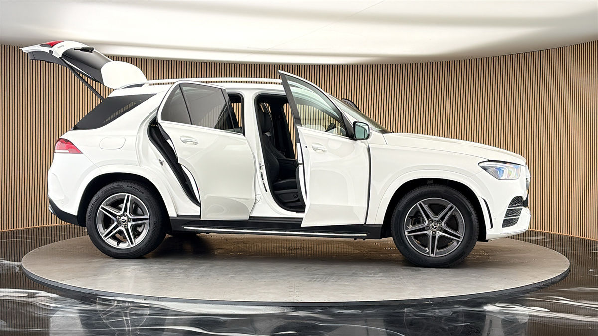 More views of Mercedes-Benz GLE