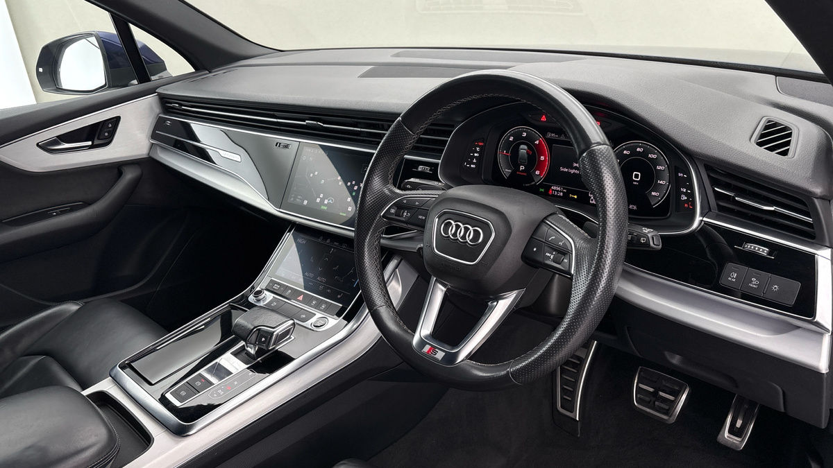 More views of Audi Q7