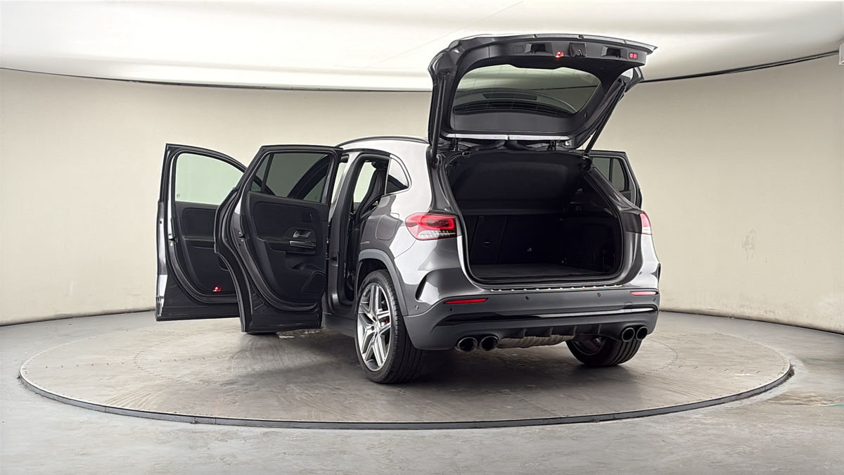 More views of Mercedes-Benz GLA