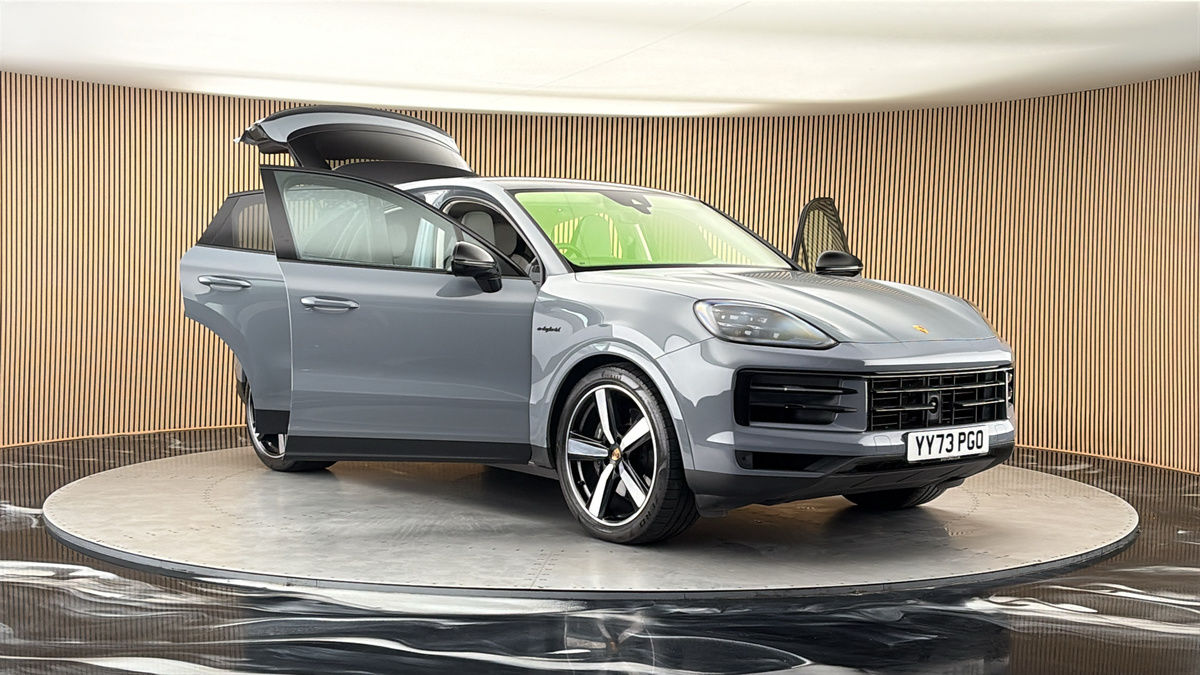 More views of Porsche Cayenne