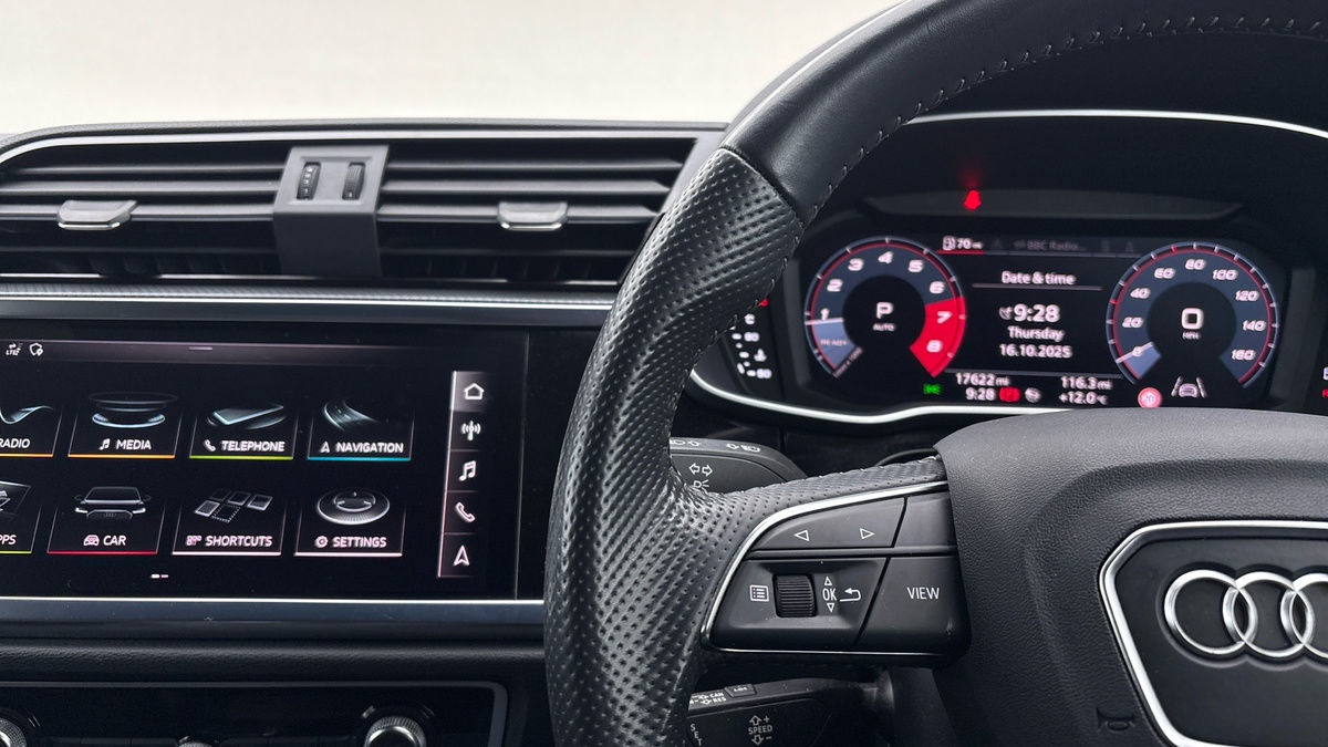 Audi Q3 Image 13