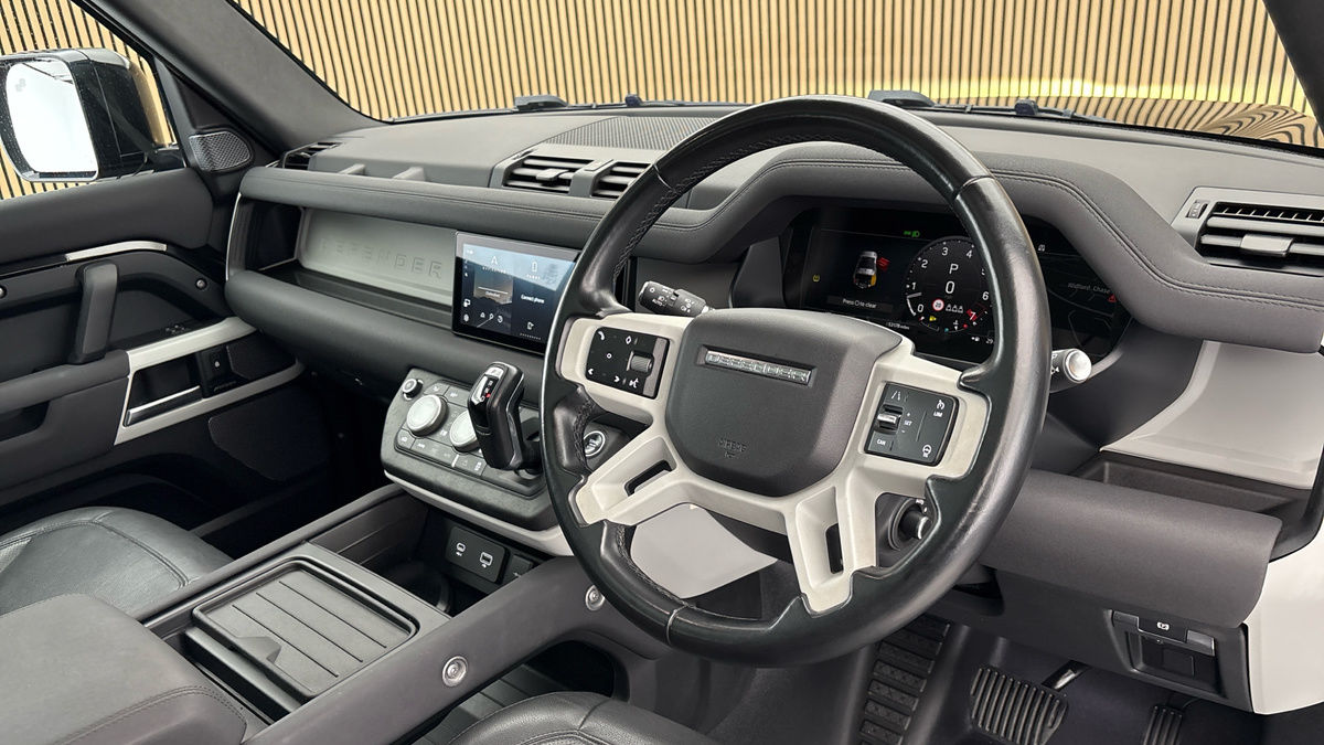 Land Rover Defender 90 Image 5