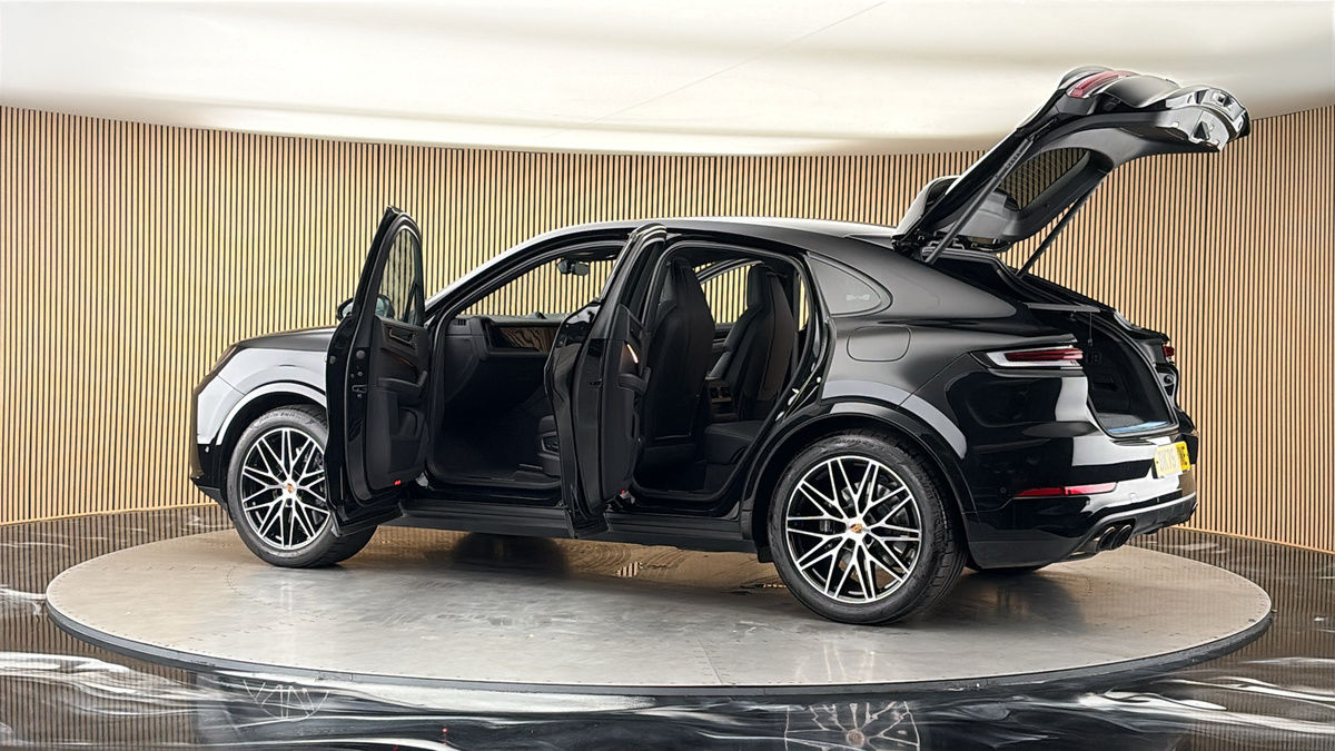 More views of Porsche Cayenne