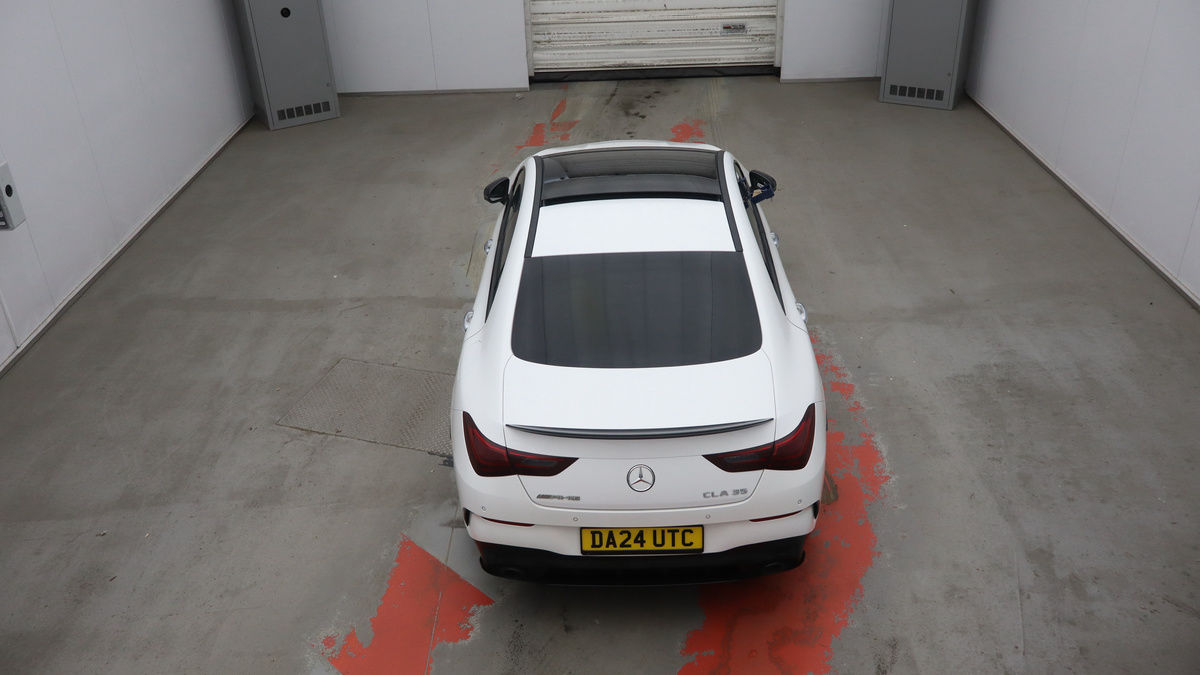 Mercedes-Benz CLA Image 8