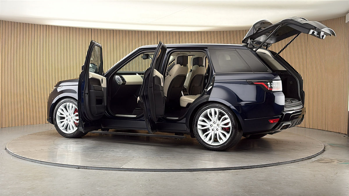 More views of Land Rover Range Rover Sport