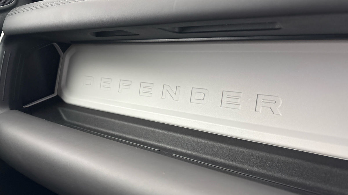 Land Rover Defender 90 Image 33
